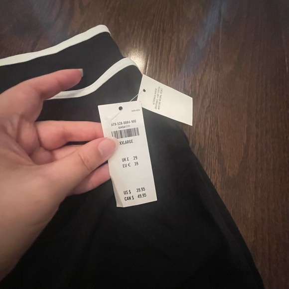 Hollister Gilly Hicks Black and White Skort - NWT - Picture 6 of 7